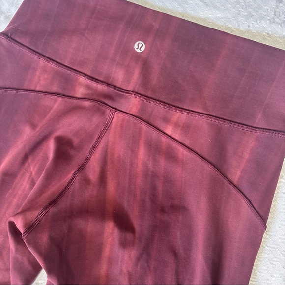 Lululemon In Movement HR Tight 25” Size 10 Spray Dye White Garnet Merlot Legging - Picture 2 of 7